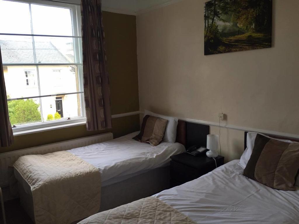 The Pines Guest Accommodation Chippenham  Exterior photo